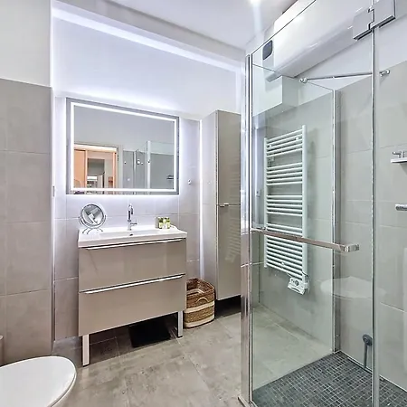 Nestor&jeeves - Blue Pastel Promenade - Spacious - Close Sea Apartament